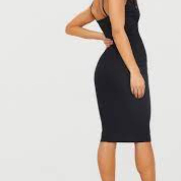 - Prettylittlething  Plus Size Ribbed Plunge Midi Dress ( 18 ) - Picture 3 of 6